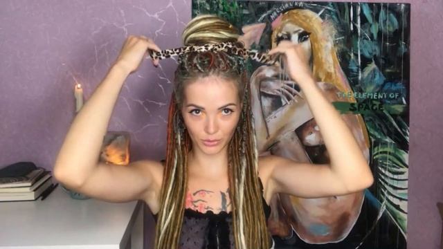 10 причесок с де-дредами
