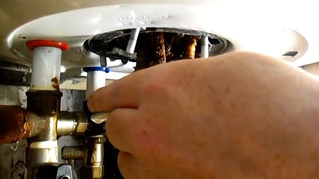 Меняем магниевый анод водонагревателя Аристон