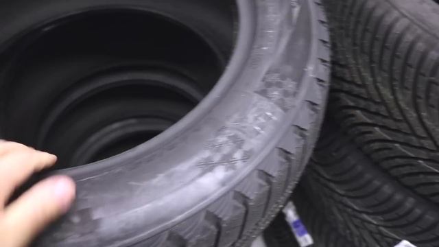 NEXEN Winguard Ice Plus WH43