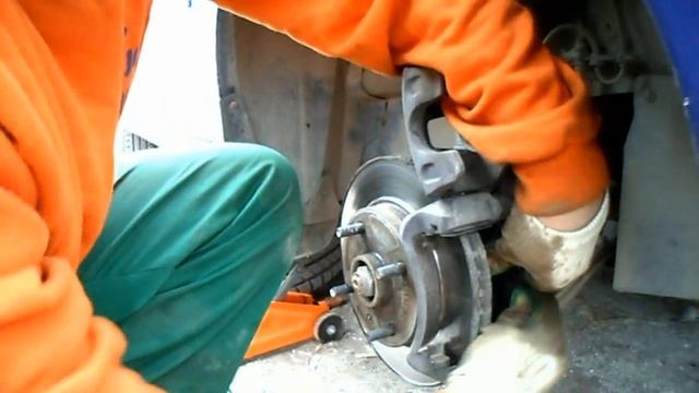 Замена передних колодок на Chevrolet lacetti
