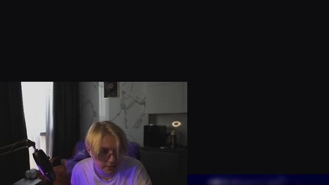 ДРЕЙК СМОТРИТ КЛИПЫ С ДНЯ РОЖДЕНИЯ