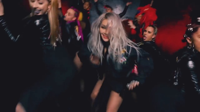CL - ‘HELLO BITCHES’ DANCE PERFORMANCE VIDEO