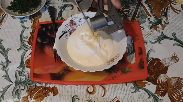 Сметанно чесночный соус просто объедение!