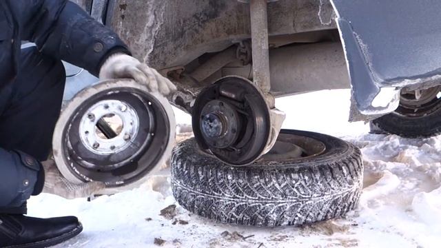 Лада Гранта. Обслуживание задних тормозов.