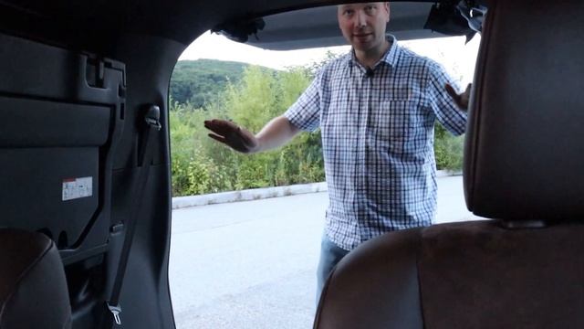 Тойота Эсквайр гибрид ? народный ПАПАмобиль Toyota Esquire 2017 ZWR80. Батарейка 25