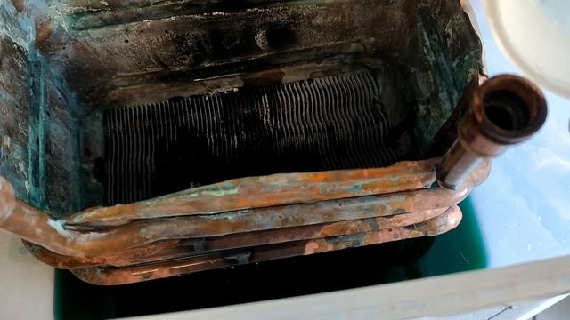 Промывка теплообменника газового водонагревателя JUNKERS WR10, Bosch WR10.