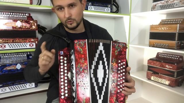 Обучение на гармони человеческим языком. Аккорды гармони, змейка аккордов, примеры на песнях
