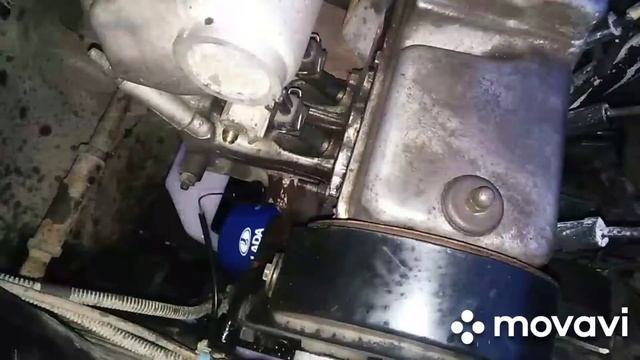 Датчик давления масла ВАЗ течёт. Весь двигатель в масле