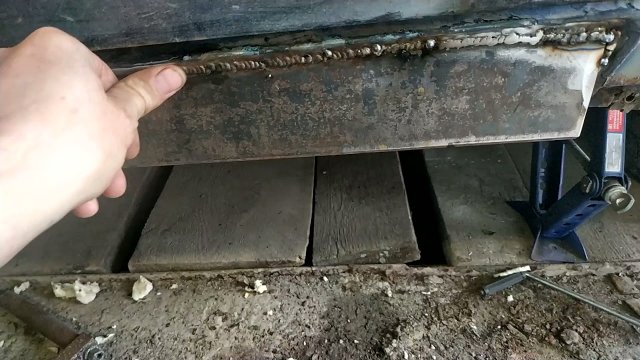 Вварка профтрубы вместо порогов в ВАЗ 2115 (2).mp4