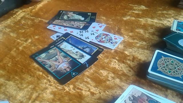 ГАДАНИЕ НА МОЛОДОГО МУЖЧИНУ. НОВОГО ЗНАКОМОГО. ЕГО МЫСЛИ ОБО МНЕ