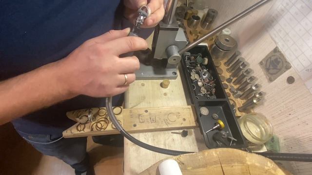 Уменьшаем размер кольца без распила и пайки / как уменьшить кольцо coin ring кольцо из монеты