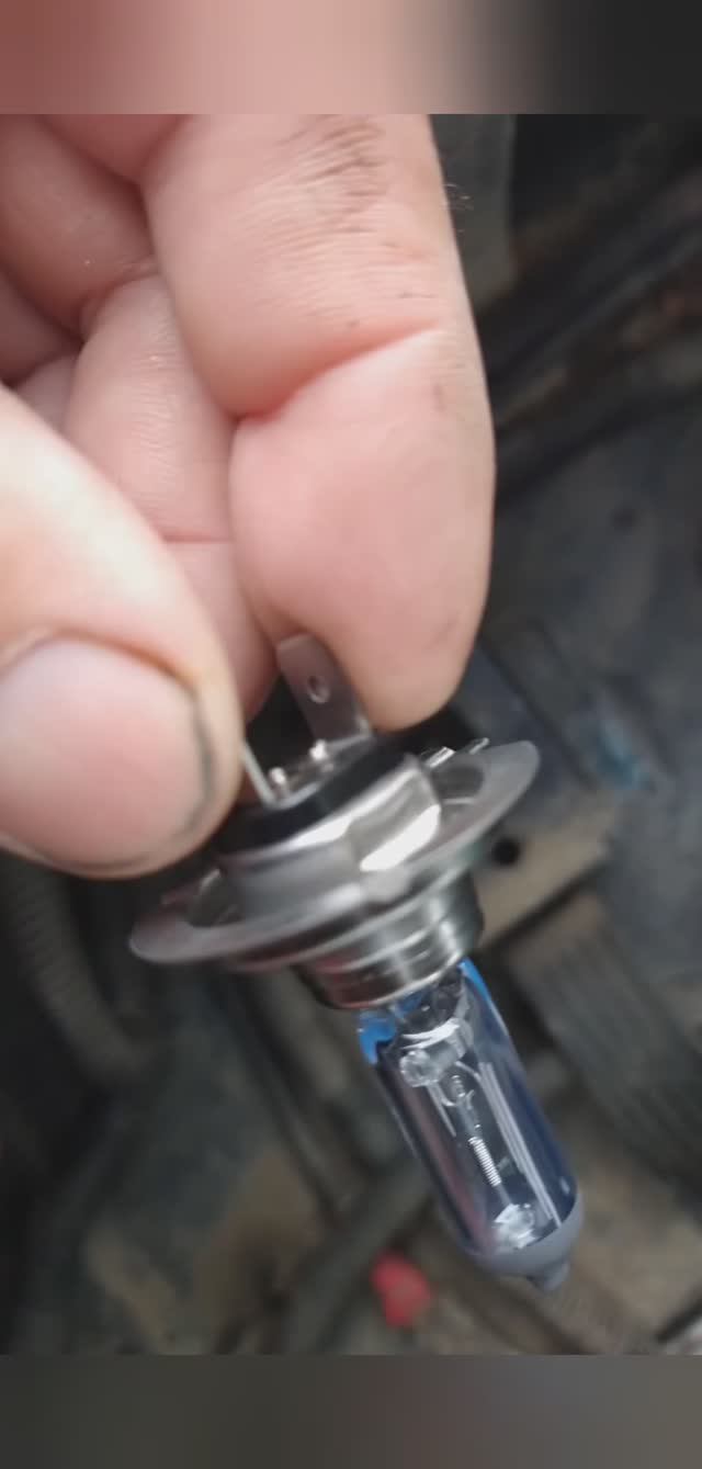 Замена лампы ближнего света на шевроле нива