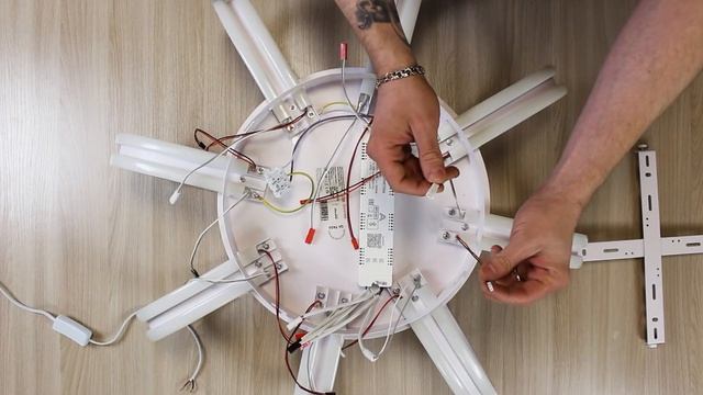 Сборка светодиодной люстры с пультом с пультом MEDUSA DOUBLE 250W Estares.