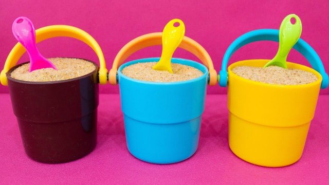 Ведерки с песочком и Игрушками из мультиков Смешарики Три Кота Маша и Медведь Мимимишки