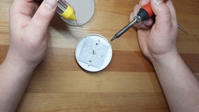 ПРОСТОЙ РЕМОНТ СВЕТОДИОДНОЙ ЛАМПОЧКИ? Ремонт led лампы.