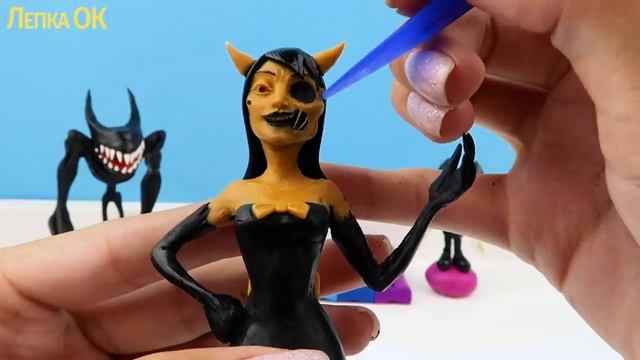 АЛИСА АНГЕЛ из игры про БЕНДИ и История про ЖУТКИЙ МАЯК. ЛЕПИМ ИЗ ПЛАСТИЛИНА Монстра | Лепка ОК