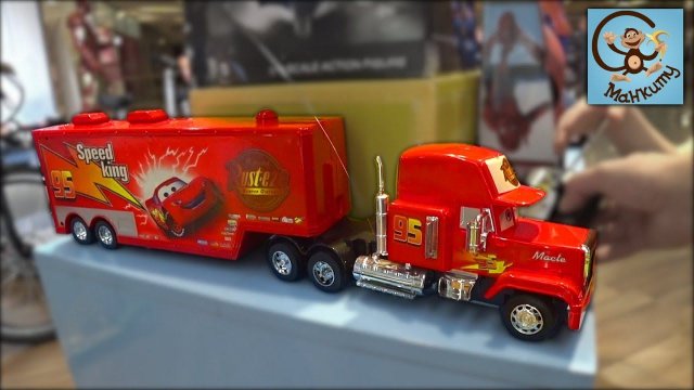 Про машинки, игрушки, мультик тачки, звёздные войны и Hot Wheels. Магазин игрушек в Бангкоке.