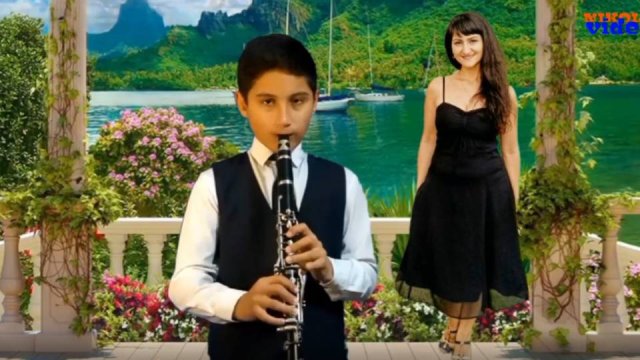 Сусанна Масленникова "Юный музыкант" (музыка и слова Ирины Скибиной)