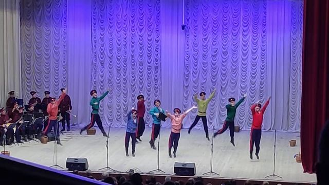 Ансамбль песни и пляски Донских казаков им. А. Квасова.