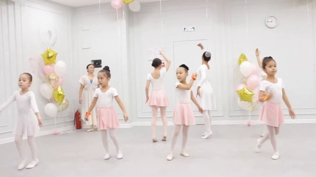 Как танцуют балет дети - невозможно трогательное видео!!