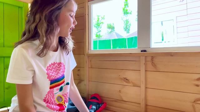 Поменялись домиками
