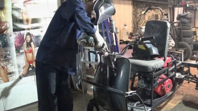 Муравей с двигателем от мотоблока FRENK!