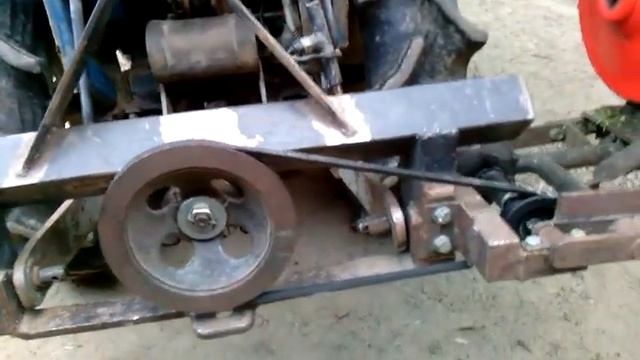 Косилка мотоблочная на минитракторе, небольшой обзор конструкции.