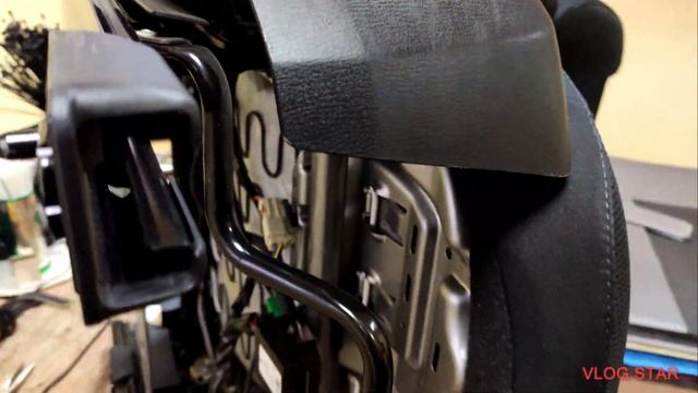 разбор автомобиля Мазда СХ-5 2017 года выпуска с выниманием сидений, снятием пластика, отстегивание