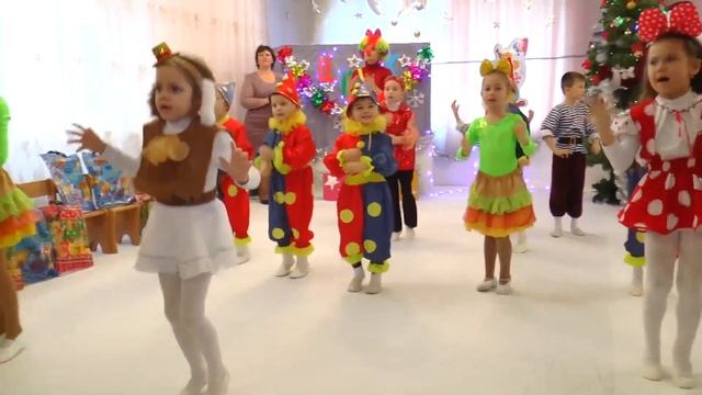 Танец "Елка, шарики, хлопушки" муз.рук. Цилик Л.В.