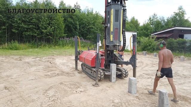 Свайный фундамент // Как забивают сваи фундамента? ✔