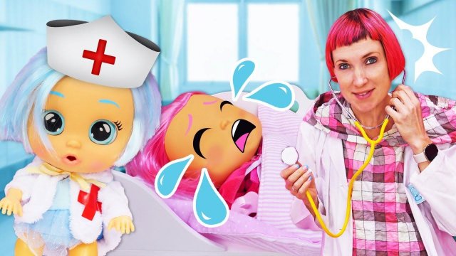 Маша Капуки Кануки лечит куклы! Пупсы Край Бебис в больнице! Игры в больничку и дочки матери
