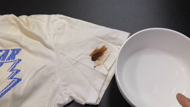 白色淺色衣服污漬黃漬難清洗，用這一招，衣服立馬潔淨如新就和新的一樣乾淨，簡單實用 ‖  妙招先生
