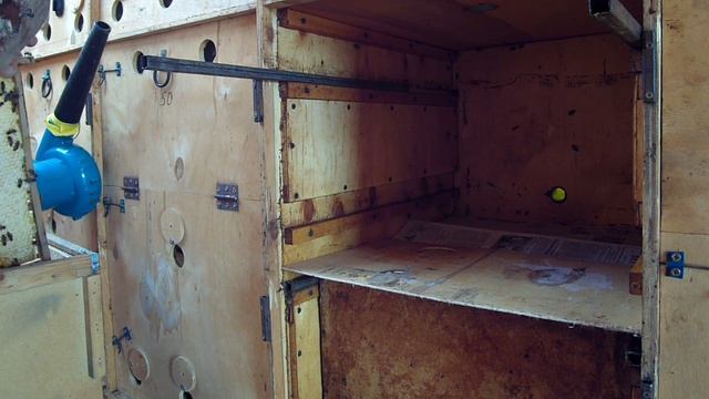 100%-йы приём маток пчелами, или как можно сменить маток у пчел без перерыва червление пчеломаток.