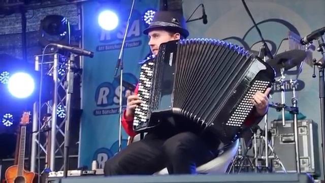 J.S.Bach - Toccata. Leipzig - 1000 years!!! Бах на Баяне!!!.mp4