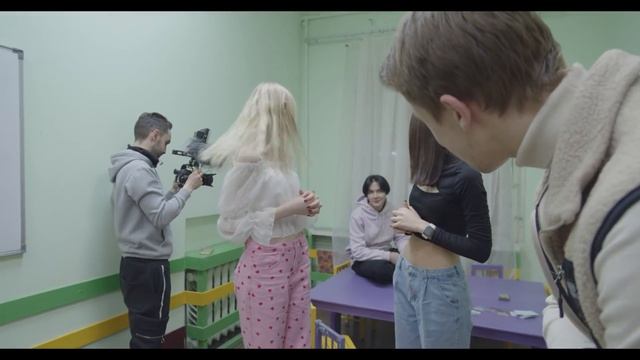 Детский дом - ИВАН ЗОЛО с сиротой АНГЕЛИНОЙ. Установил СКРЫТУЮ КАМЕРУ.Ваня нашёл ДЕВУШКУ