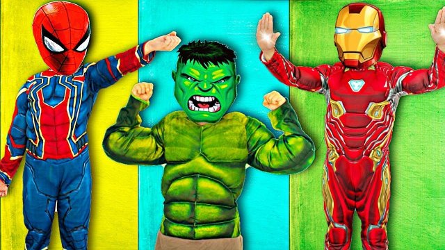 Артём как СУПЕРГЕРОЙ помогает друзьям и Играет с Игрушками