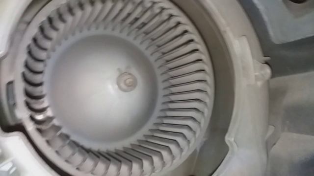 Замена моторчика печки на Мазда 6