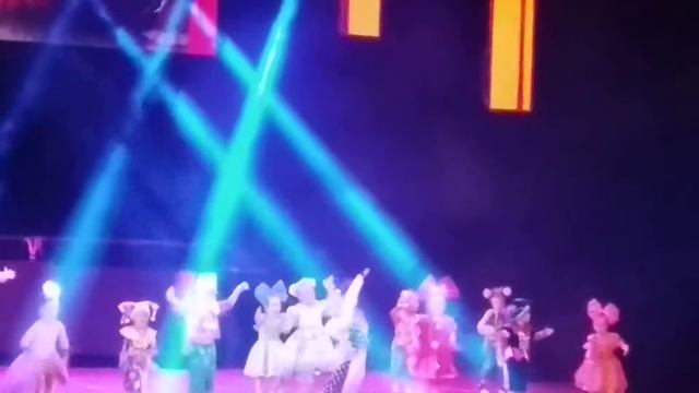 Танец под песню Буратино