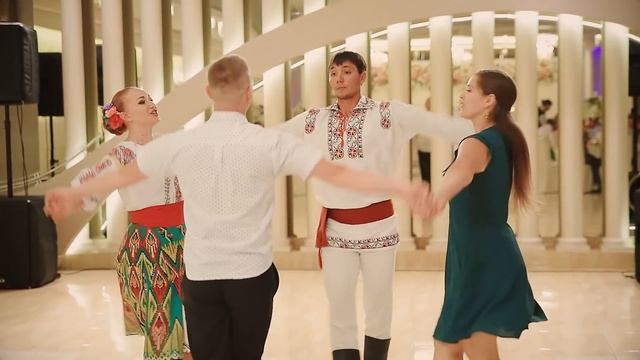 Moldavian Wedding Show | Молдавский танец на свадьбе.Surpriza Mirelui