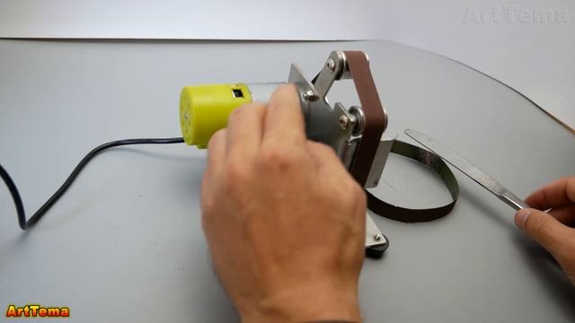 Ультра быстрая заточка столового ножа до бритвенной остроты на мини гриндере с Алиэкспресс.