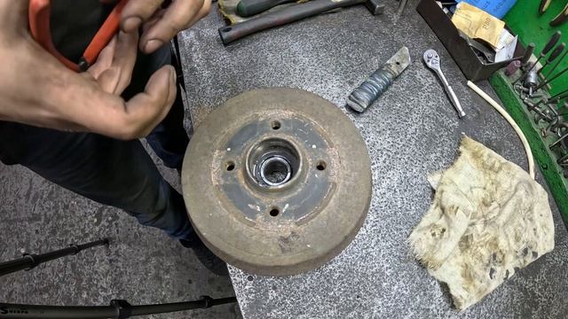 Замена заднего подшипника Рено Логан !!!