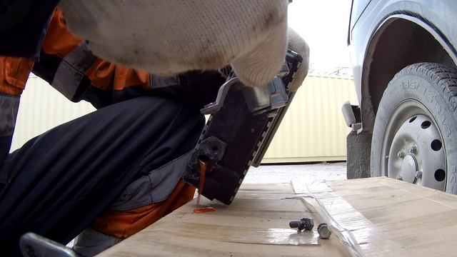 НИВА 21214 Снятие радиатора печки, замена краника печки.