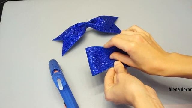 Как сделать НОВОГОДНИЙ БАНТ за 1 минуту из глиттерного фоамирана, DIY