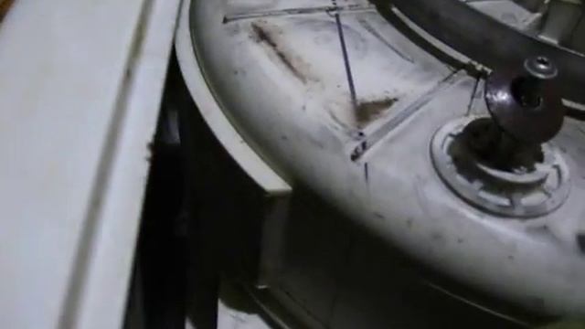 Кака снять амортизатор со стиральной машинки с вертикальной загрузкою Indesit  Indezit Witl 106/86