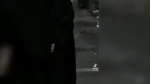У кого-то кто-то есть🥀 Но так больно когда у тебя некого нет..💔😔
