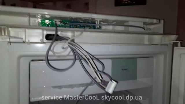 Морозилка Liebherr замерзает испаритель