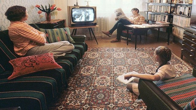 Быт в СССР - волшебный мир. Сервант, авоська и кефир