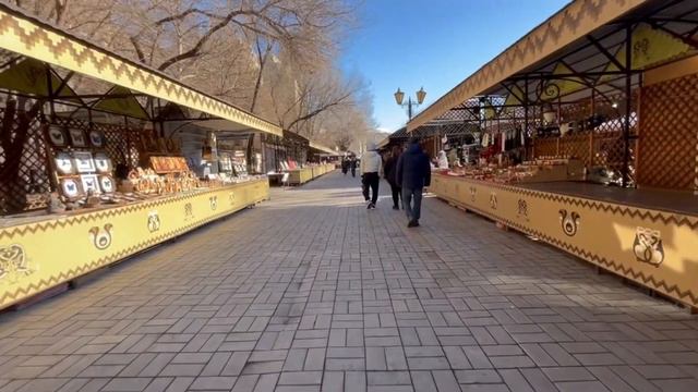 ЕРЕВАНСКИЙ ВЛОГ | Знакомимся с Ереваном | Площадь Республики | Рынок "Вернисаж" | Ереван 2024