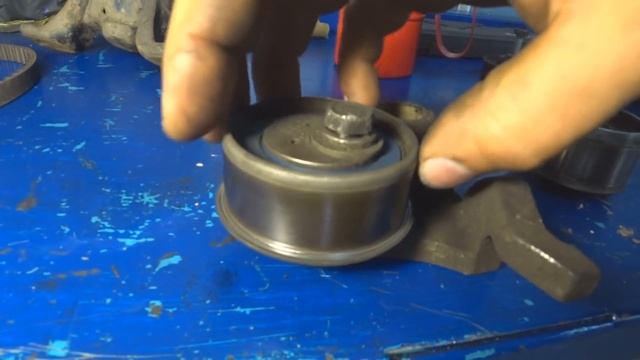 Mitsubishi Outlander 2.4 MIVEC Заміна ремня ГРМ. Бюджетний ремонт роліка.