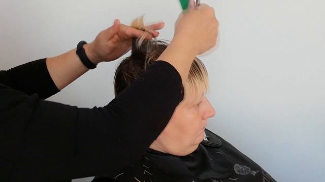 Короткая женская стрижка. Женская классическая стрижка. Стрижка шапочкой. Пошаговое руководство.